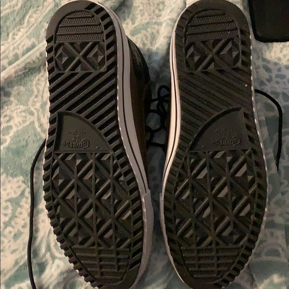 Men’s size 8 Converse Leather Shoes - Picture 3 of 4